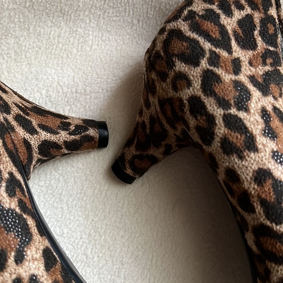 Aerosol Cheetah print heels - Picture 3 of 7